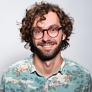 Porträt eines Dozenten für SEO und Content-Strategie